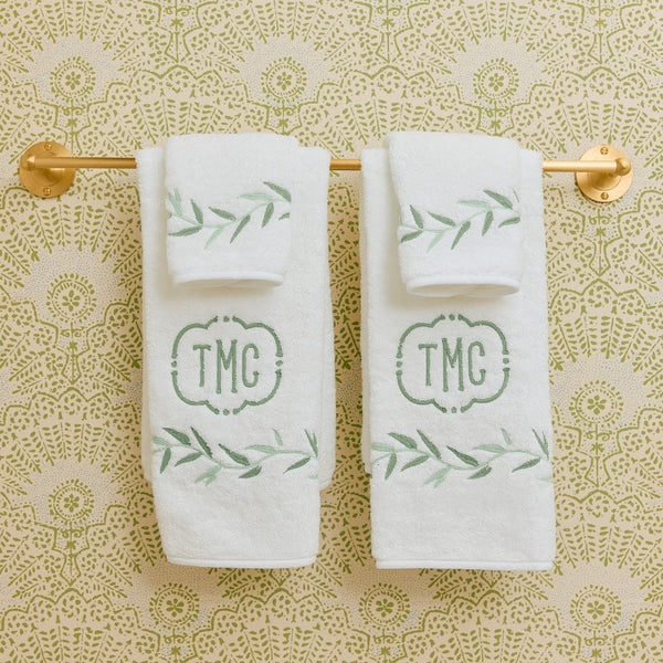 willow-embroidered-hand-towels-pair-green-willow_lifestyle_600x.jpg
