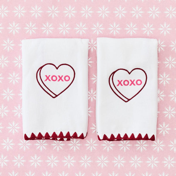 xoxo-powder-bath-towels_lifestyle_bd5bb97d-e150-439d-bc65-97d8926fde9c_600x.jpg